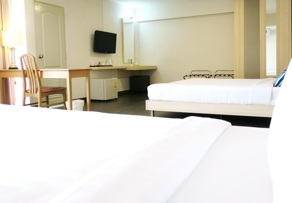Samran Place Hotel Бангкок Экстерьер фото